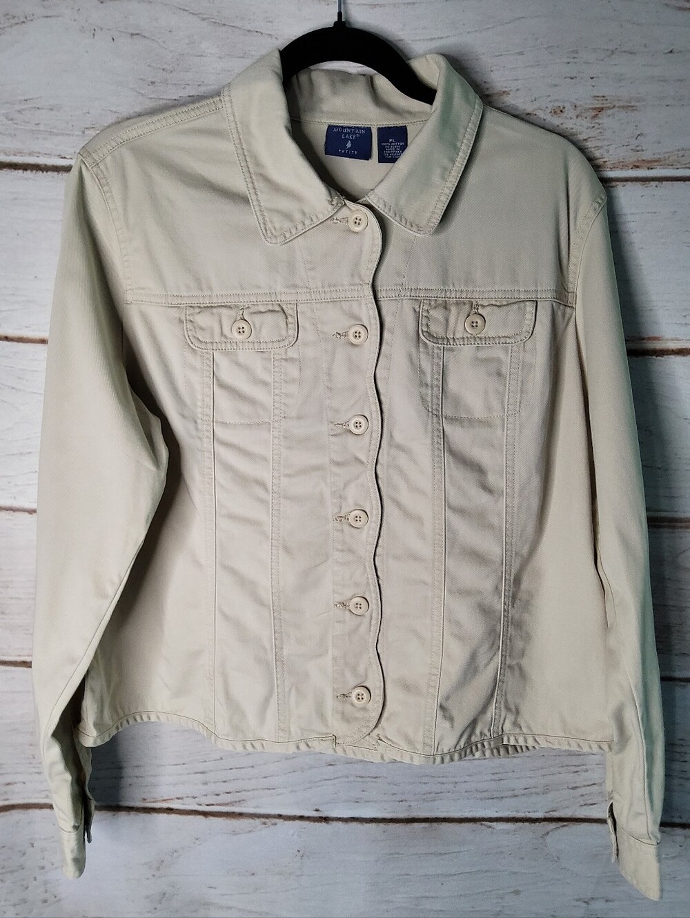 Mountain Lake Vintage Women's Light Cream Button-Up Denim Jacket